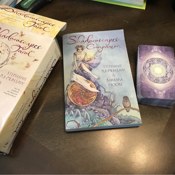 Shadowscapes Tarot by Stephanie Pui-Mun Law - Picture 3 of 5